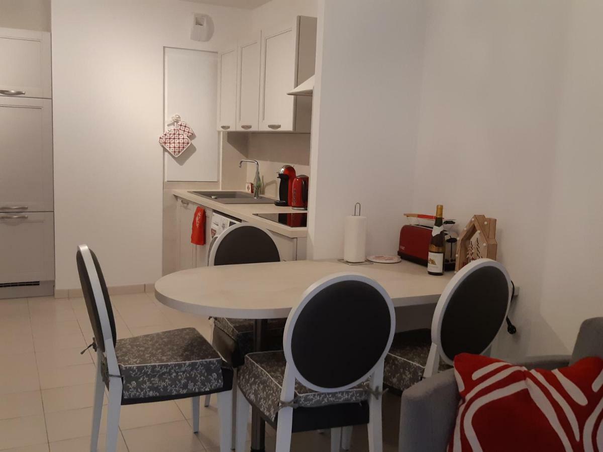 Ferienwohnung Le Carre Des Fleurs Straßburg Exterior foto
