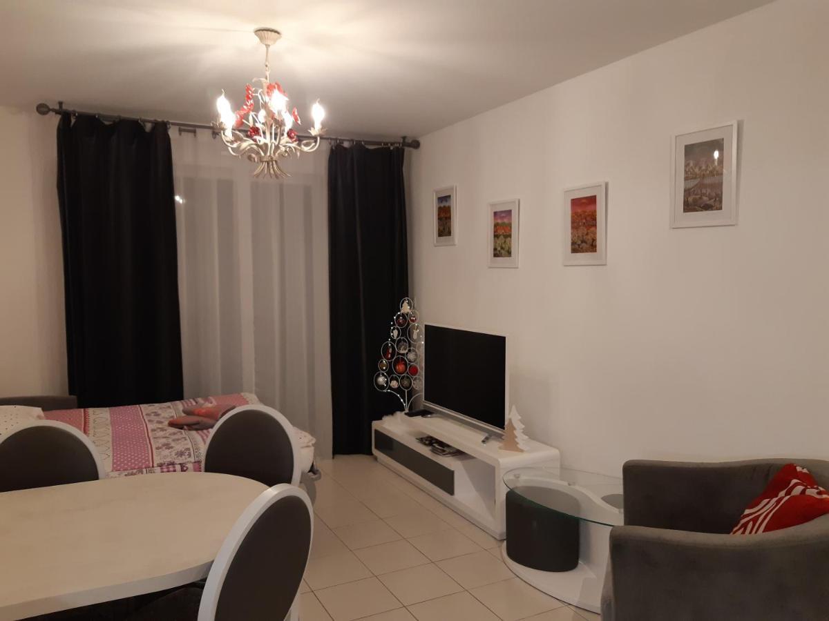 Ferienwohnung Le Carre Des Fleurs Straßburg Exterior foto